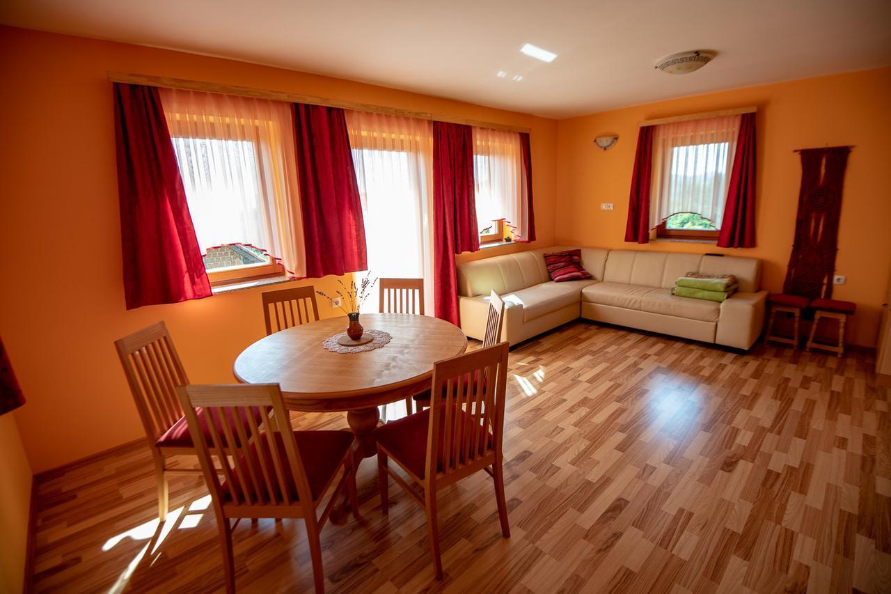 Vineyard Cottage Pod Piramido Dobrnic Buitenkant foto