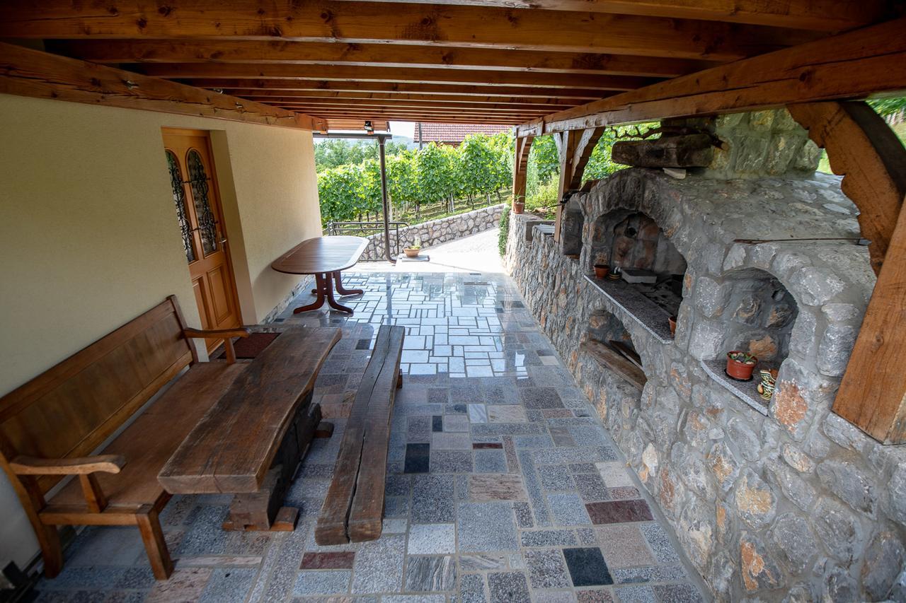 Vineyard Cottage Pod Piramido Dobrnic Buitenkant foto