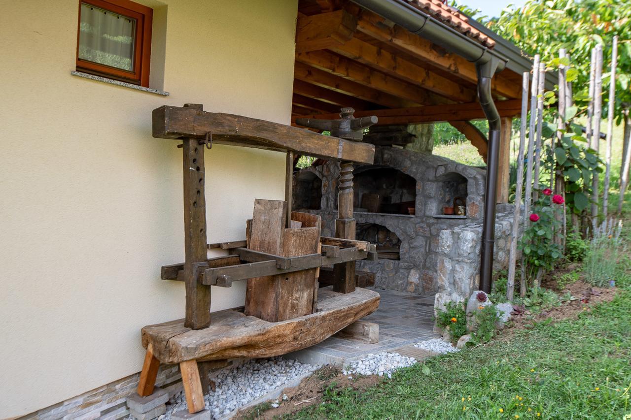 Vineyard Cottage Pod Piramido Dobrnic Buitenkant foto
